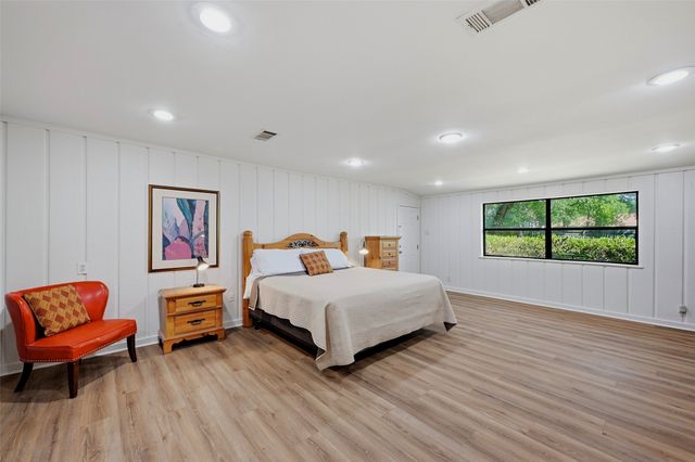 513 W Easy Street, Sherman, TX 75092