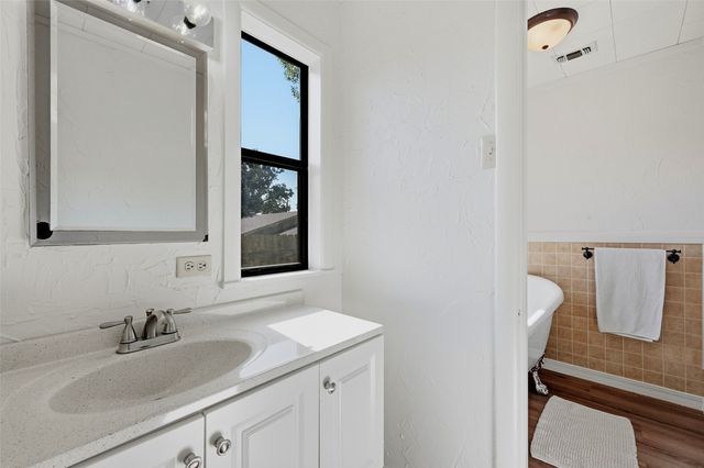 513 W Easy Street, Sherman, TX 75092