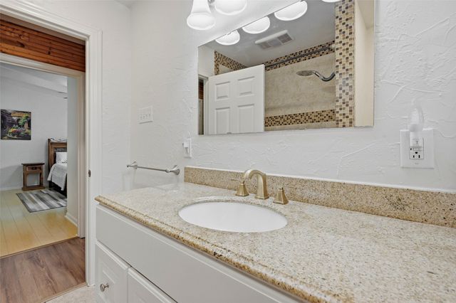 513 W Easy Street, Sherman, TX 75092