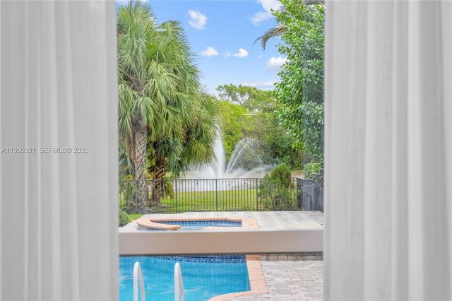 6006 Pinewood Avenue, Parkland, FL 33067