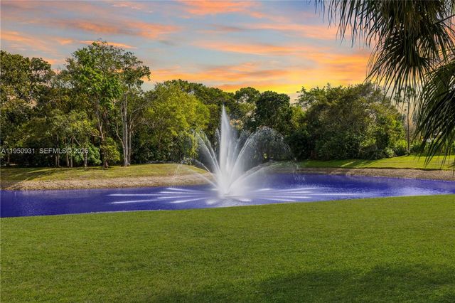 6006 Pinewood Avenue, Parkland, FL 33067