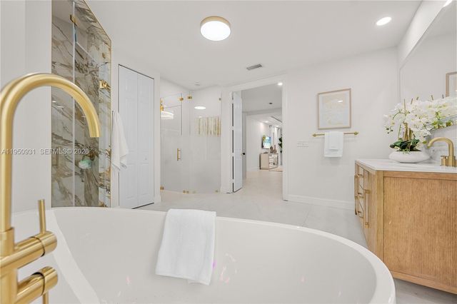 6006 Pinewood Avenue, Parkland, FL 33067