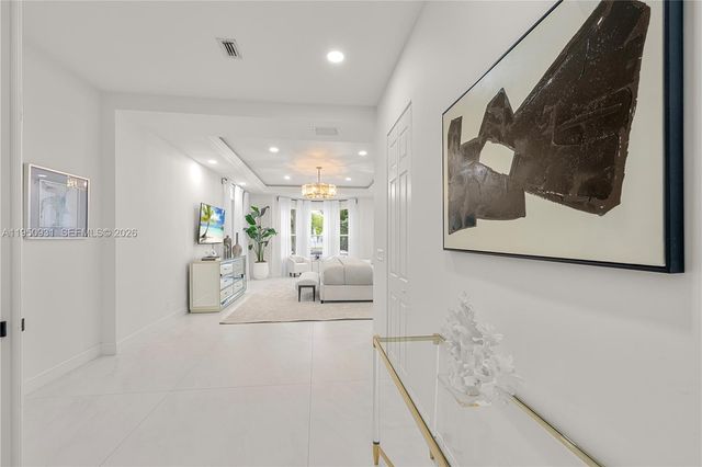 6006 Pinewood Avenue, Parkland, FL 33067