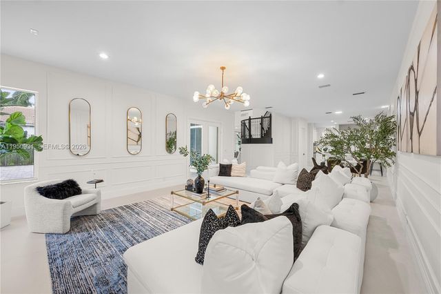 6006 Pinewood Avenue, Parkland, FL 33067
