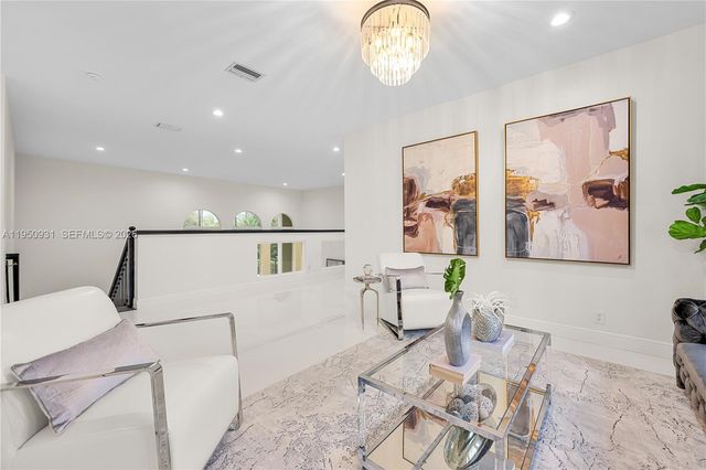 6006 Pinewood Avenue, Parkland, FL 33067
