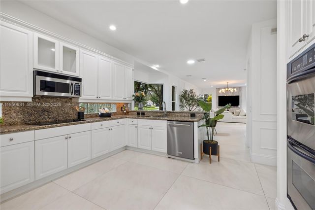 6006 Pinewood Avenue, Parkland, FL 33067