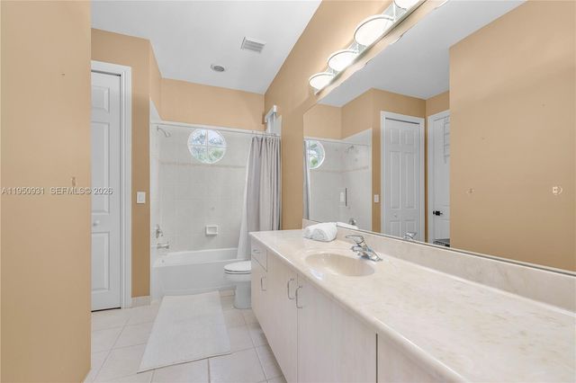 6006 Pinewood Avenue, Parkland, FL 33067