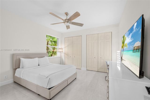 6006 Pinewood Avenue, Parkland, FL 33067