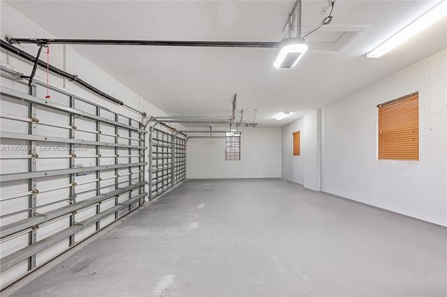 6006 Pinewood Avenue, Parkland, FL 33067