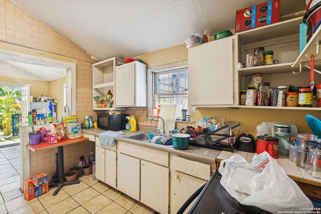 3263 Martin Luther King, San Antonio, TX 78220