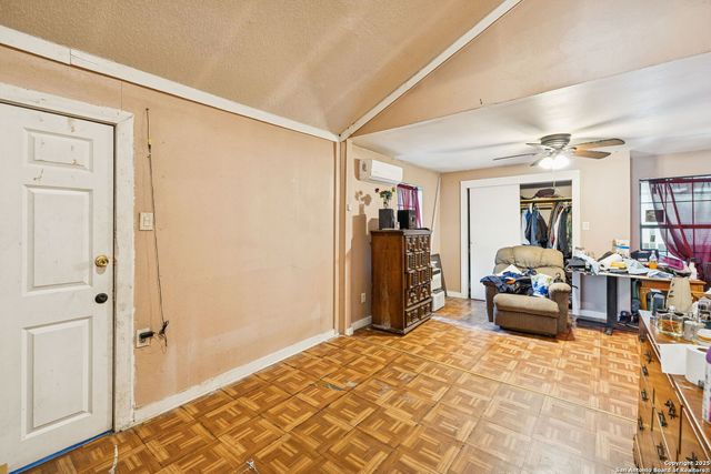 3263 Martin Luther King, San Antonio, TX 78220