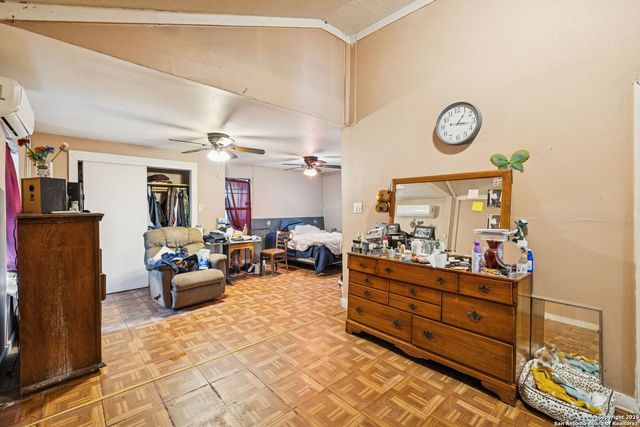 3263 Martin Luther King, San Antonio, TX 78220