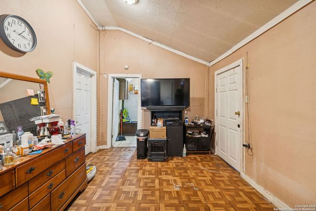 3263 Martin Luther King, San Antonio, TX 78220