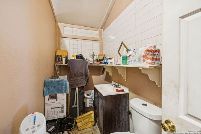 3263 Martin Luther King, San Antonio, TX 78220