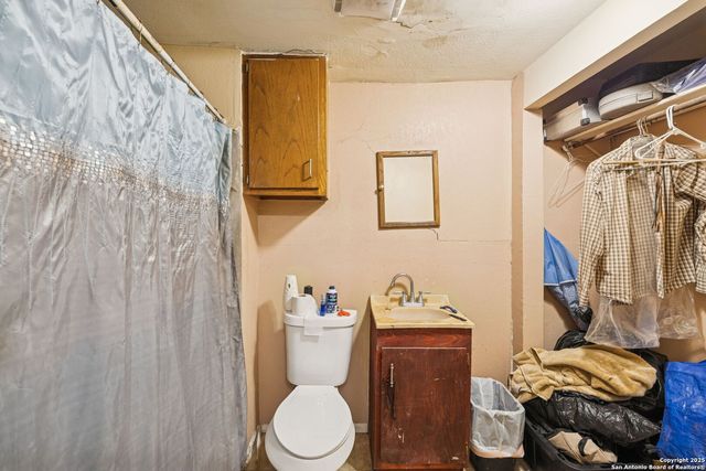 3263 Martin Luther King, San Antonio, TX 78220