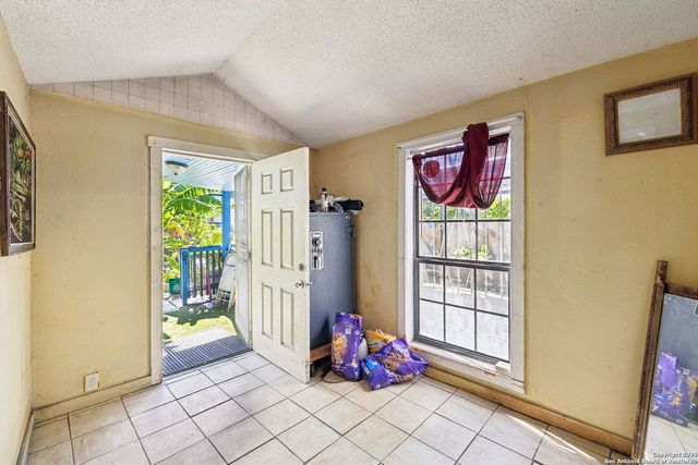 3263 Martin Luther King, San Antonio, TX 78220