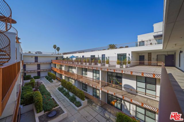 5800 Harold Way 304, Los Angeles, CA 90028