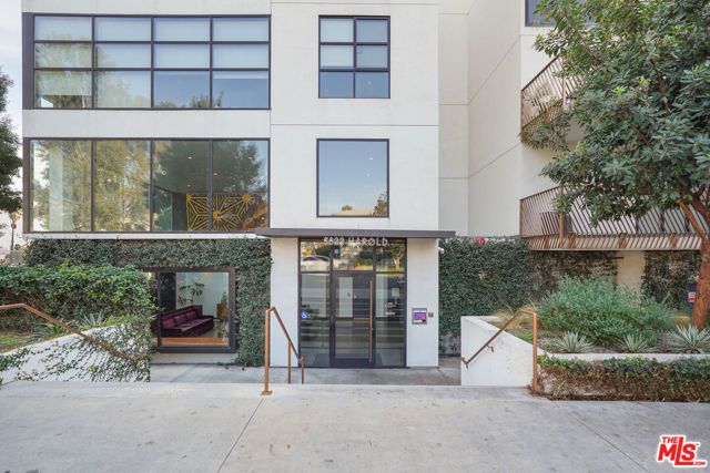 5800 Harold Way 304, Los Angeles, CA 90028