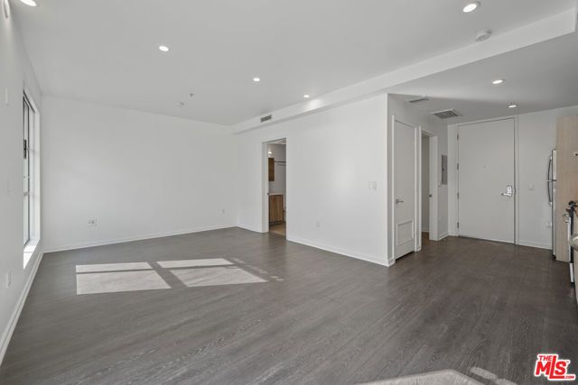 5800 Harold Way 304, Los Angeles, CA 90028