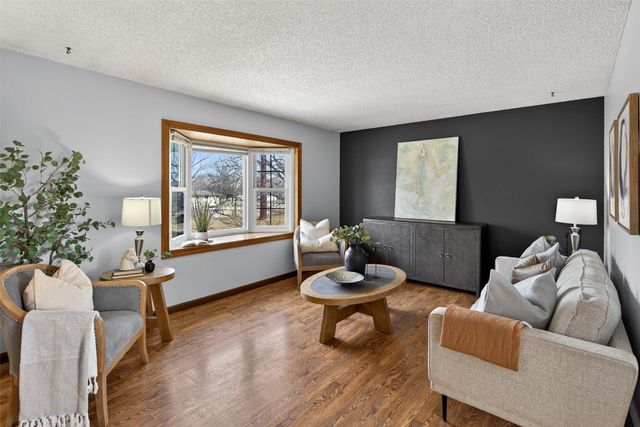 680 S Hickory Boulevard, Pleasant Hill, IA 50327