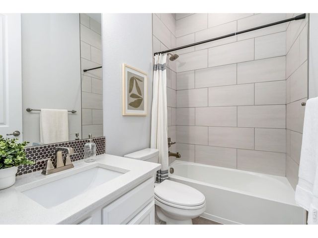960 Larimer Ridge Pkwy, Timnath, CO 80547