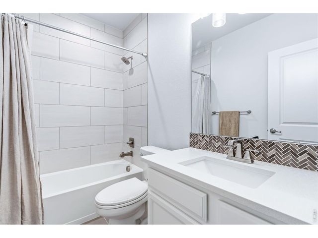 960 Larimer Ridge Pkwy, Timnath, CO 80547
