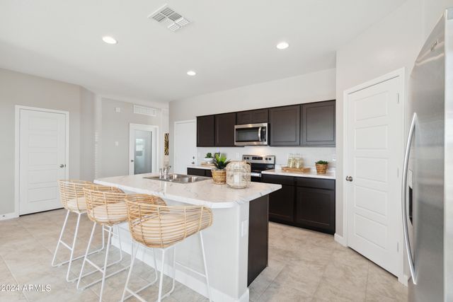 1368 W SHANNONS Way, Coolidge, AZ 85128