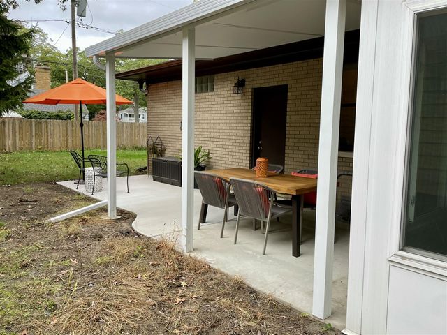 1611 Lexington Avenue, Muskegon, MI 49441