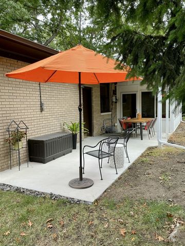 1611 Lexington Avenue, Muskegon, MI 49441