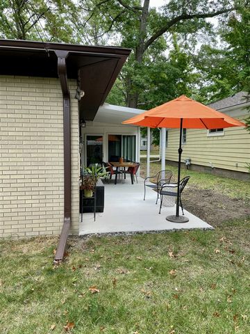 1611 Lexington Avenue, Muskegon, MI 49441