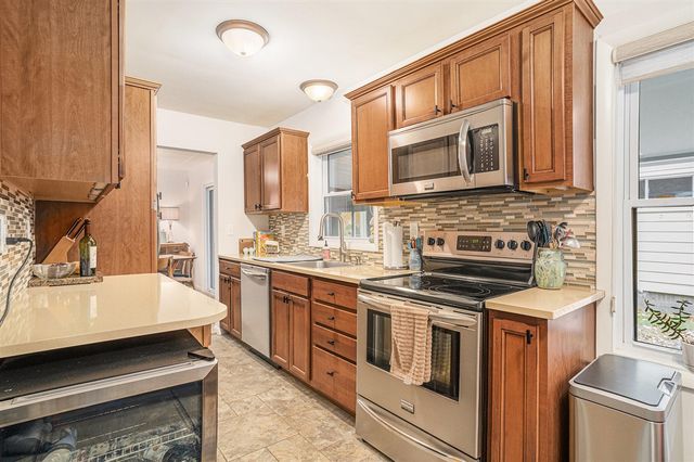 1611 Lexington Avenue, Muskegon, MI 49441