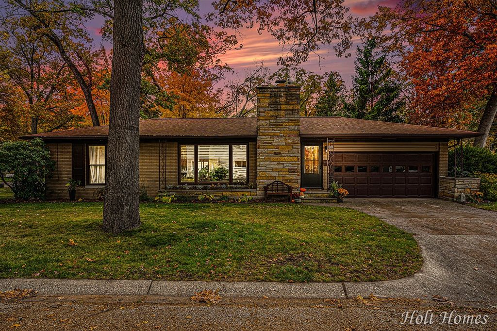 1611 Lexington Avenue, Muskegon, MI 49441