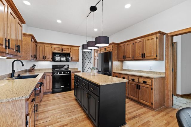 652 136th Lane NE, Ham Lake, MN 55304