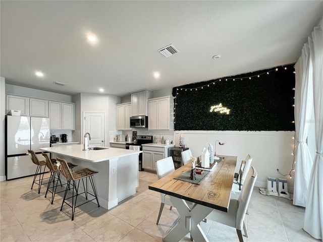 6617 PEBBLEBROOKE WAY, Zephyrhills, FL 33541