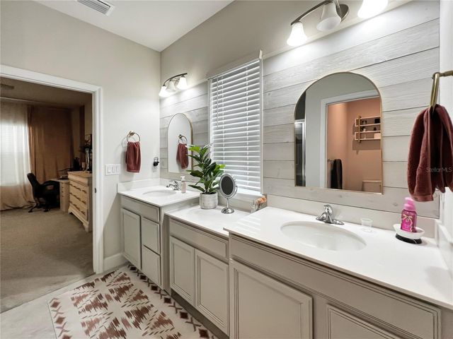 6617 PEBBLEBROOKE WAY, Zephyrhills, FL 33541