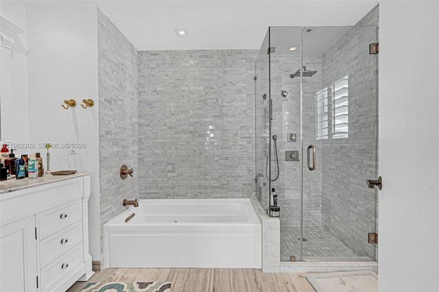 4925 Collins Ave 4A, Miami Beach, FL 33140