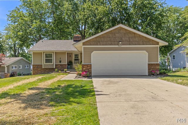 8303 Cowan Lake Drive, Rockford, MI 49341