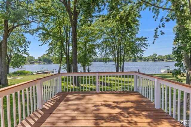 8303 Cowan Lake Drive, Rockford, MI 49341