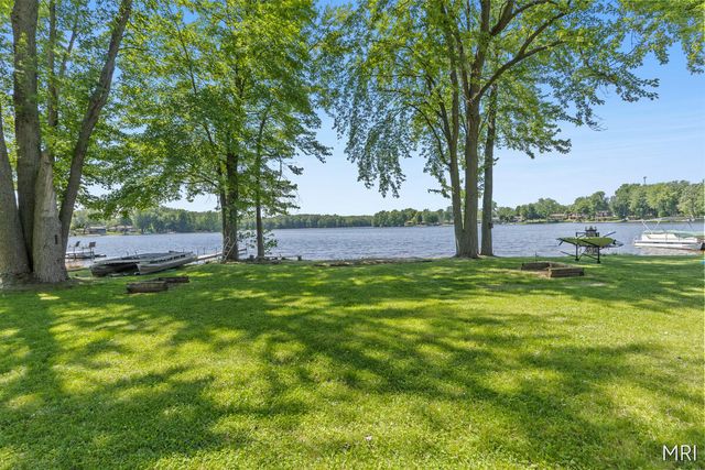 8303 Cowan Lake Drive, Rockford, MI 49341