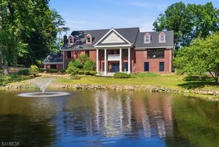 60 Brookside Dr, Upper Saddle River Boro, NJ 07458