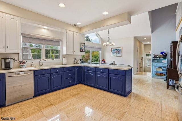 10 Heather Ln, Randolph Twp., NJ 07869