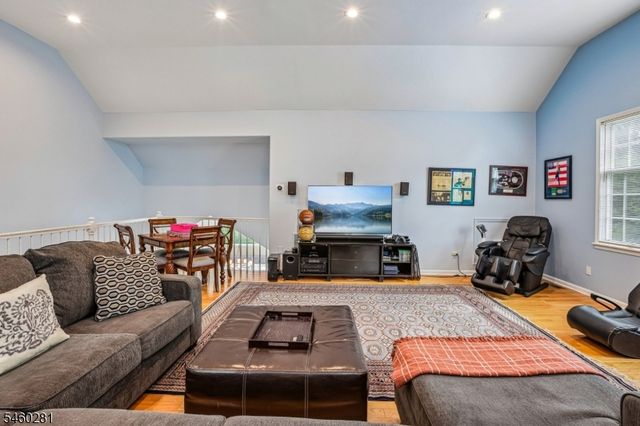 10 Heather Ln, Randolph Twp., NJ 07869