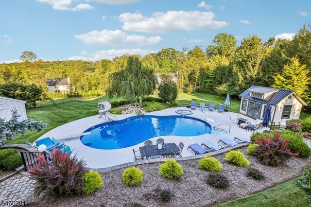 10 Heather Ln, Randolph Twp., NJ 07869