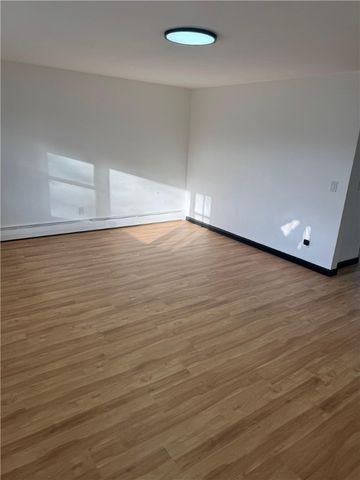 17 Meadow Road, Scituate, RI 02831