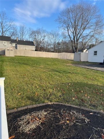 17 Meadow Road, Scituate, RI 02831