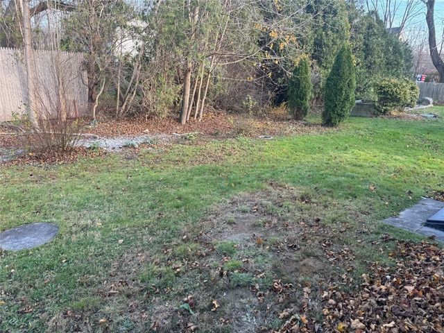 17 Meadow Road, Scituate, RI 02831