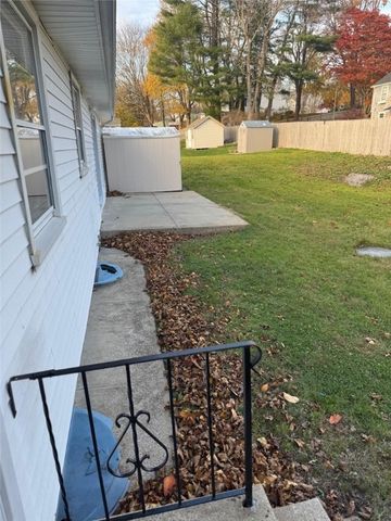 17 Meadow Road, Scituate, RI 02831