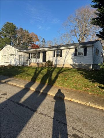 17 Meadow Road, Scituate, RI 02831