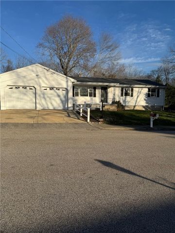 17 Meadow Road, Scituate, RI 02831