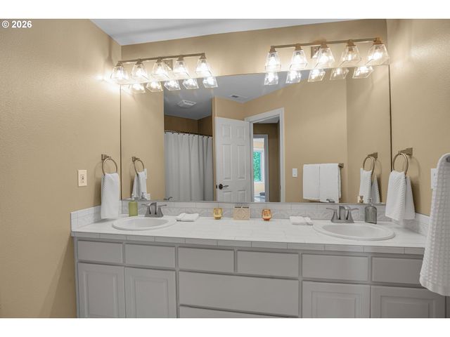 10190 Se TERRA LINDA Ct, Happy Valley, OR 97086